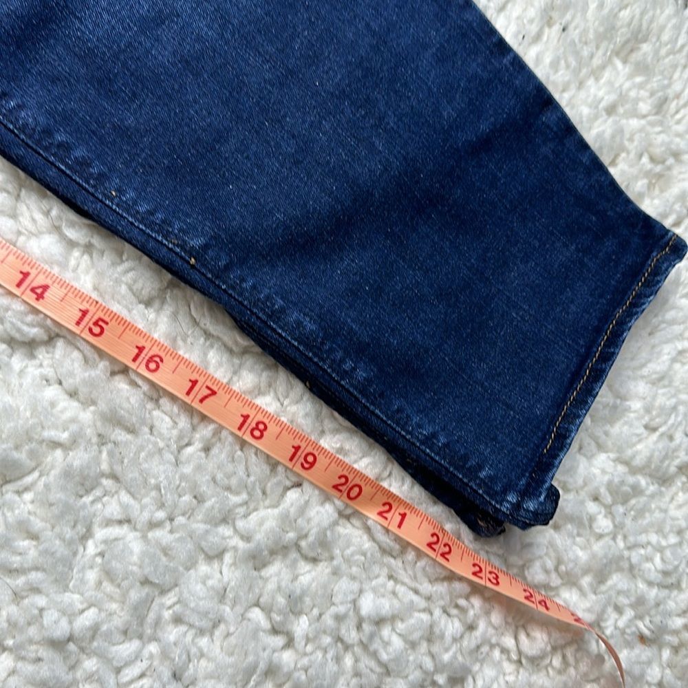 The So Lifting Crop by Chicos Dark Wash Denim Capri Jeans Fitted Casual GG14 - Picture 8 of 9